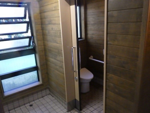 金勝寺トイレ写真2