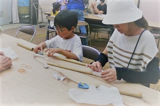親子で楽しくクラフトを楽しむ