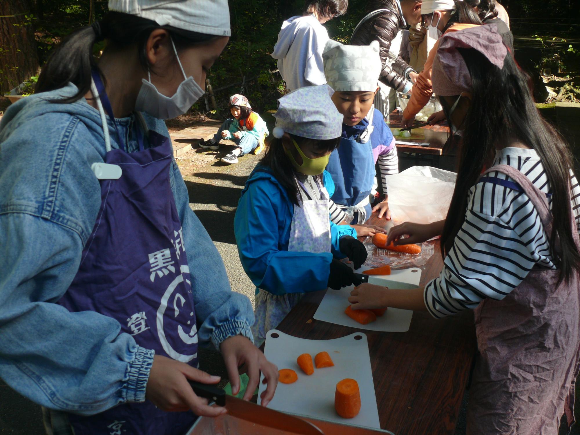 ハロウィンパーティーでカレー作り