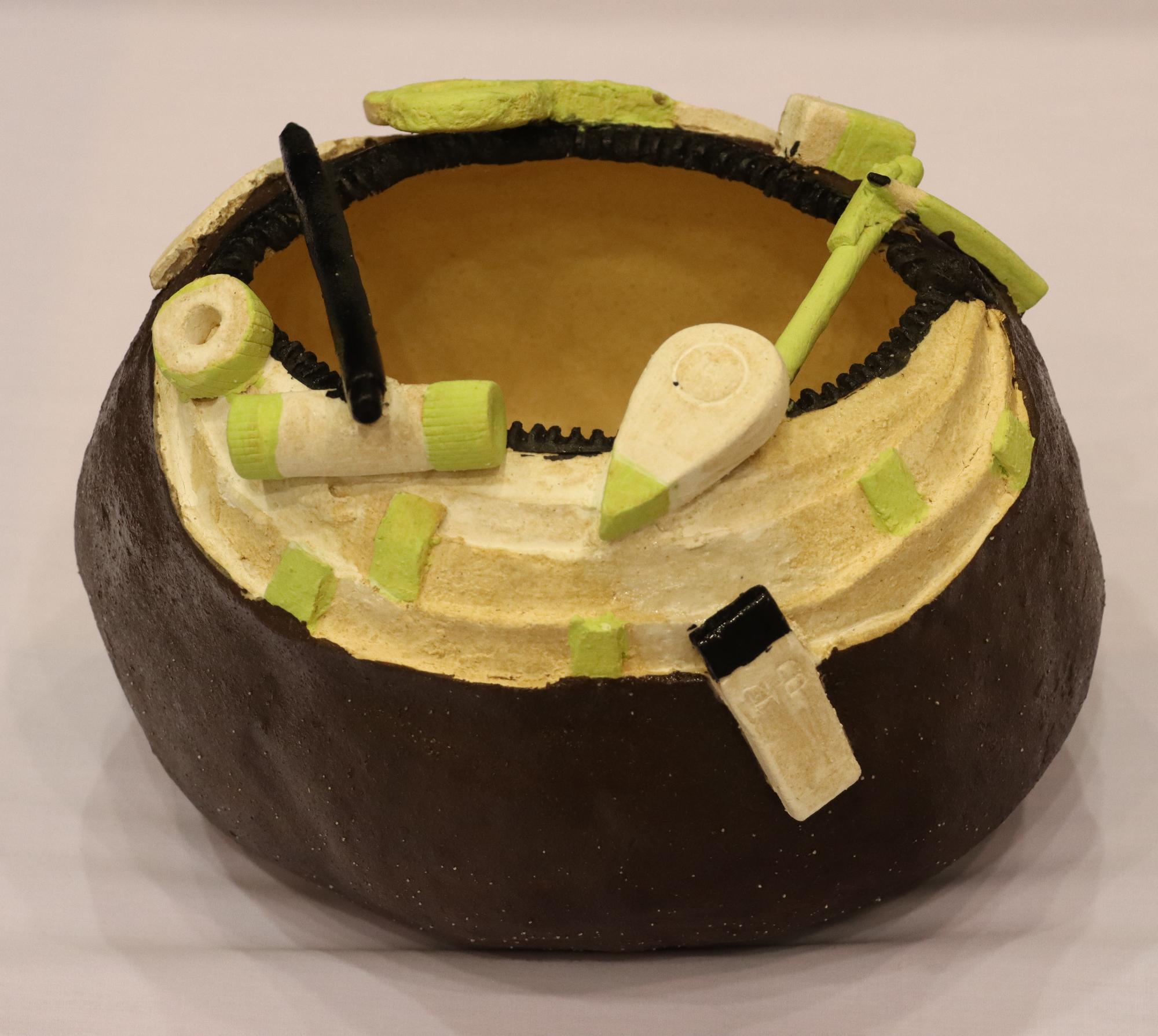 工芸部門特選の写真「筆箱の実」