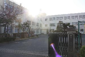 治田小学校正門