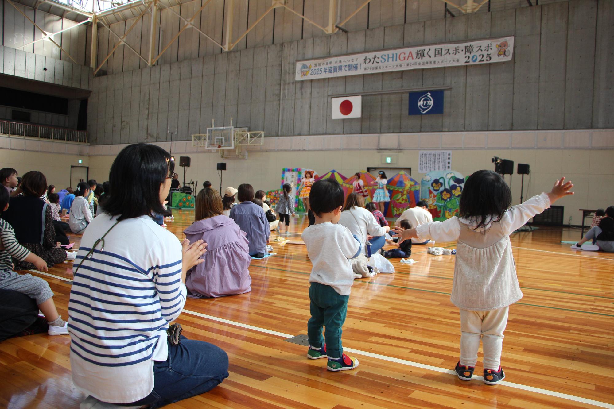 ダンスをする子